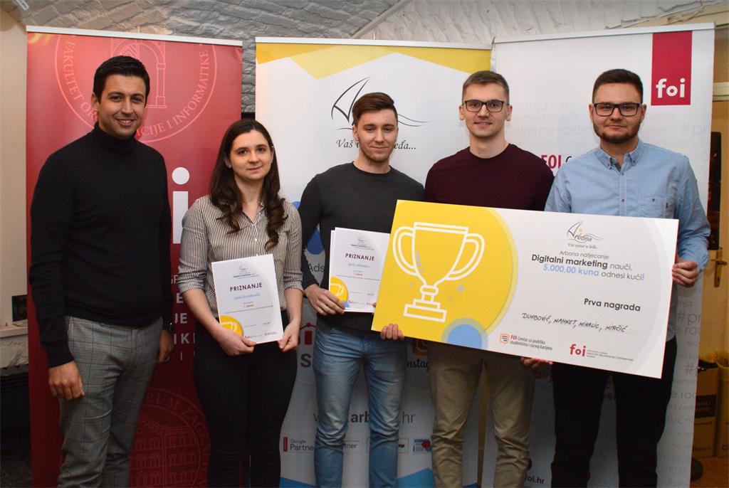 Osnivač Arbone, Sandro Lazarić s pobjednicima arbona natjecanja "Digitalni marketing nauči, 5.000 kuna odnesi kući"