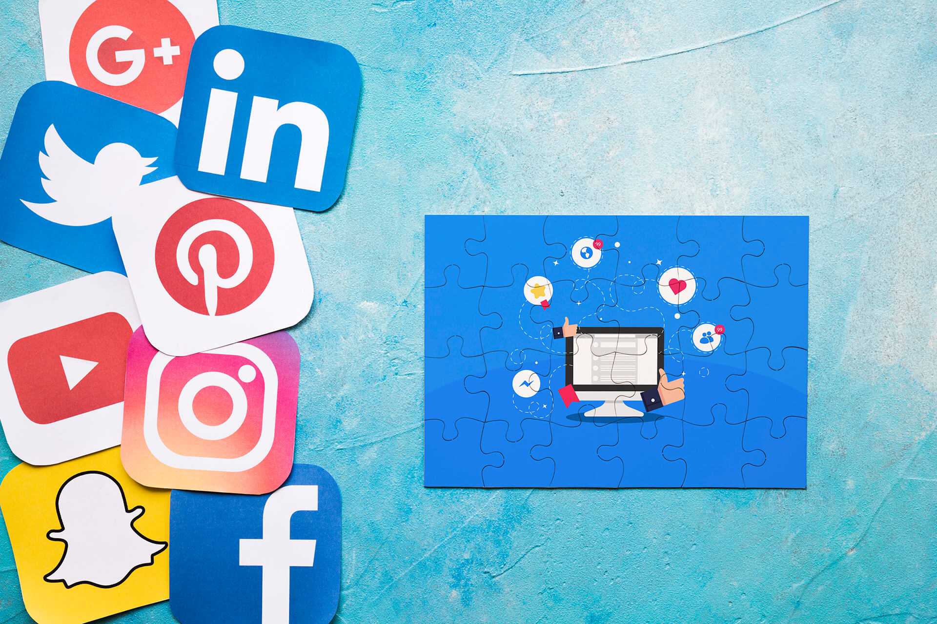 Ilustracije ikona društvenih mreža na računalnom zaslonu